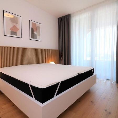 Sky Park New 1-Bedroom Apartment บราติสลาวา ภายนอก รูปภาพ