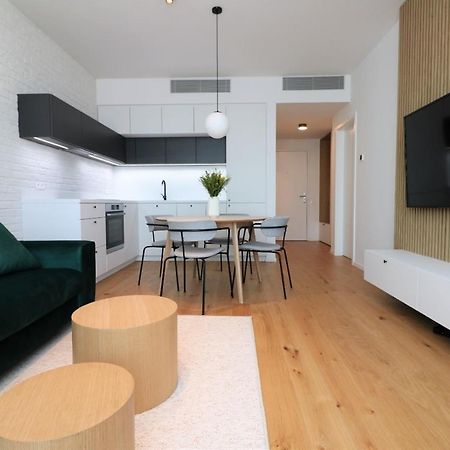 Sky Park New 1-Bedroom Apartment บราติสลาวา ภายนอก รูปภาพ