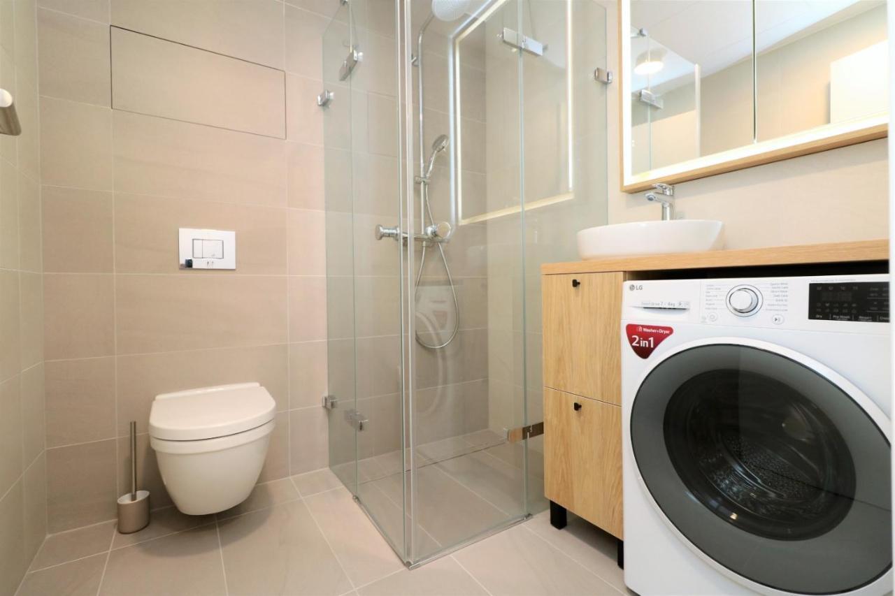 Sky Park New 1-Bedroom Apartment บราติสลาวา ภายนอก รูปภาพ